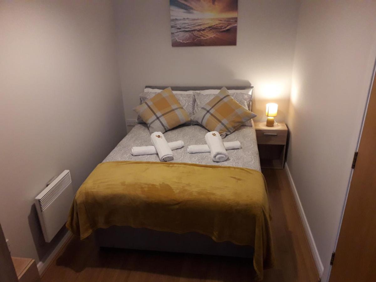 Luxury And Stylish 2 Bedroom Apartment With En-Suite Luton  Eksteriør billede